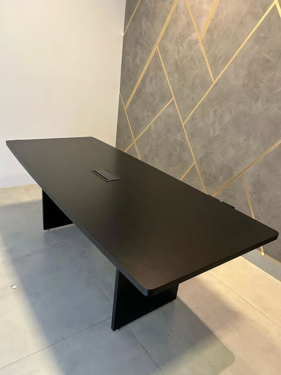 Mesa de Reunião Preta - Moderna e Elegante