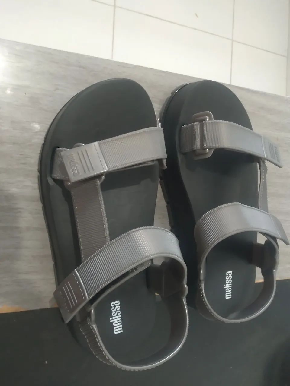 Vendo sandalia Melissa
