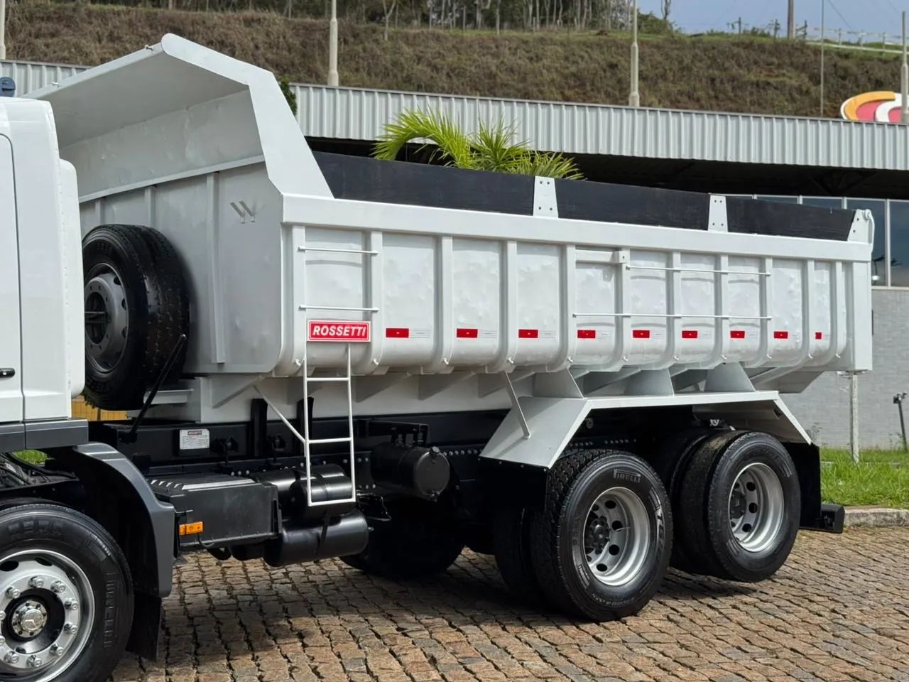 CAMINHÃO MB ATEGO 2425 2011 TRUCK CAÇAMBA ÚNICO DONO EXTRA - Foto 6