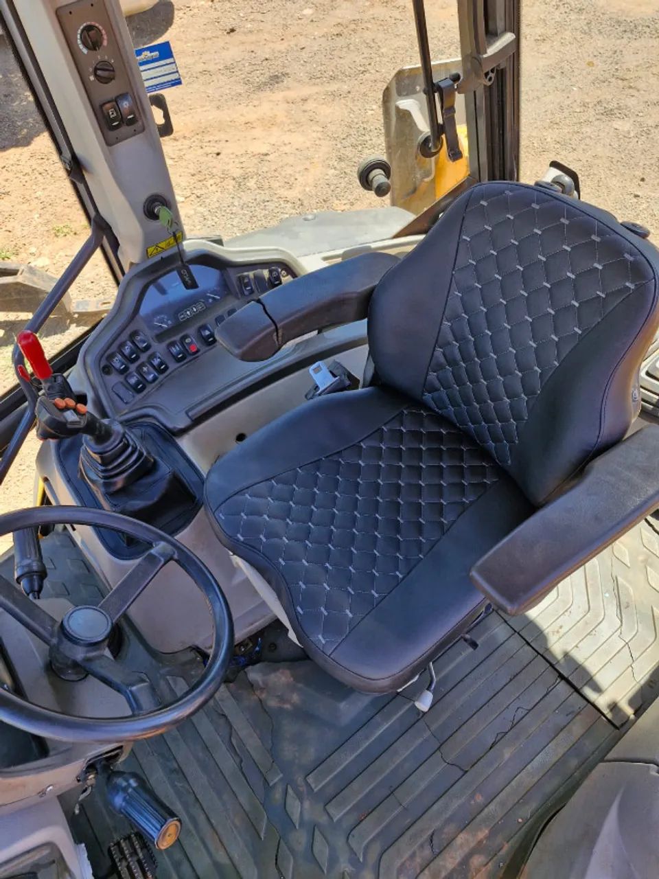 Retro Escavadeira Volvo BL70B ano 2012 tração 4x4 - Foto 2