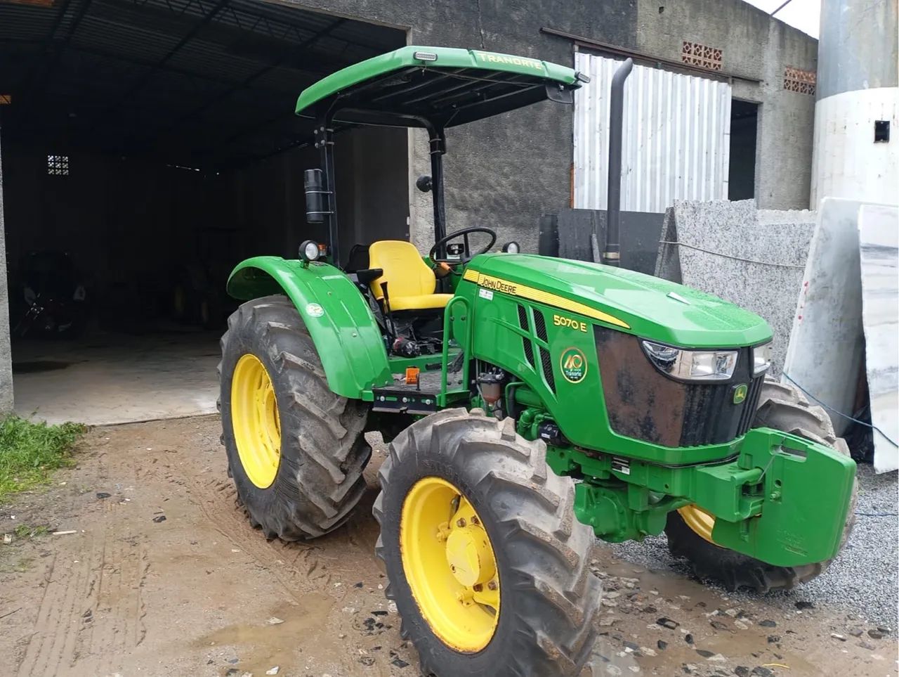 Trator John Deere 5070 E