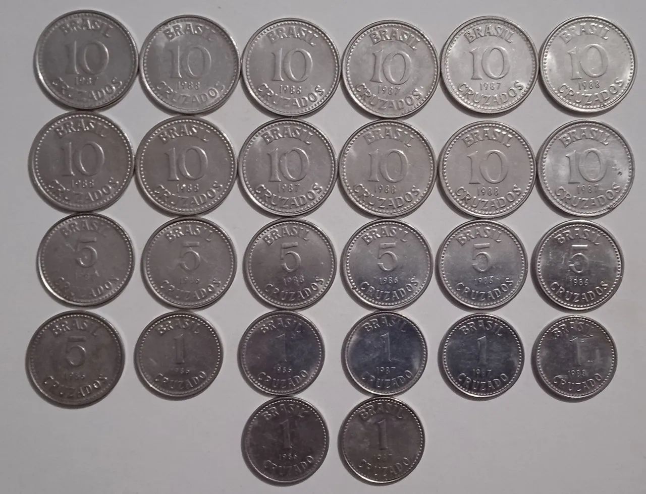 Lote com 26 moedas antigas de Cruzados 