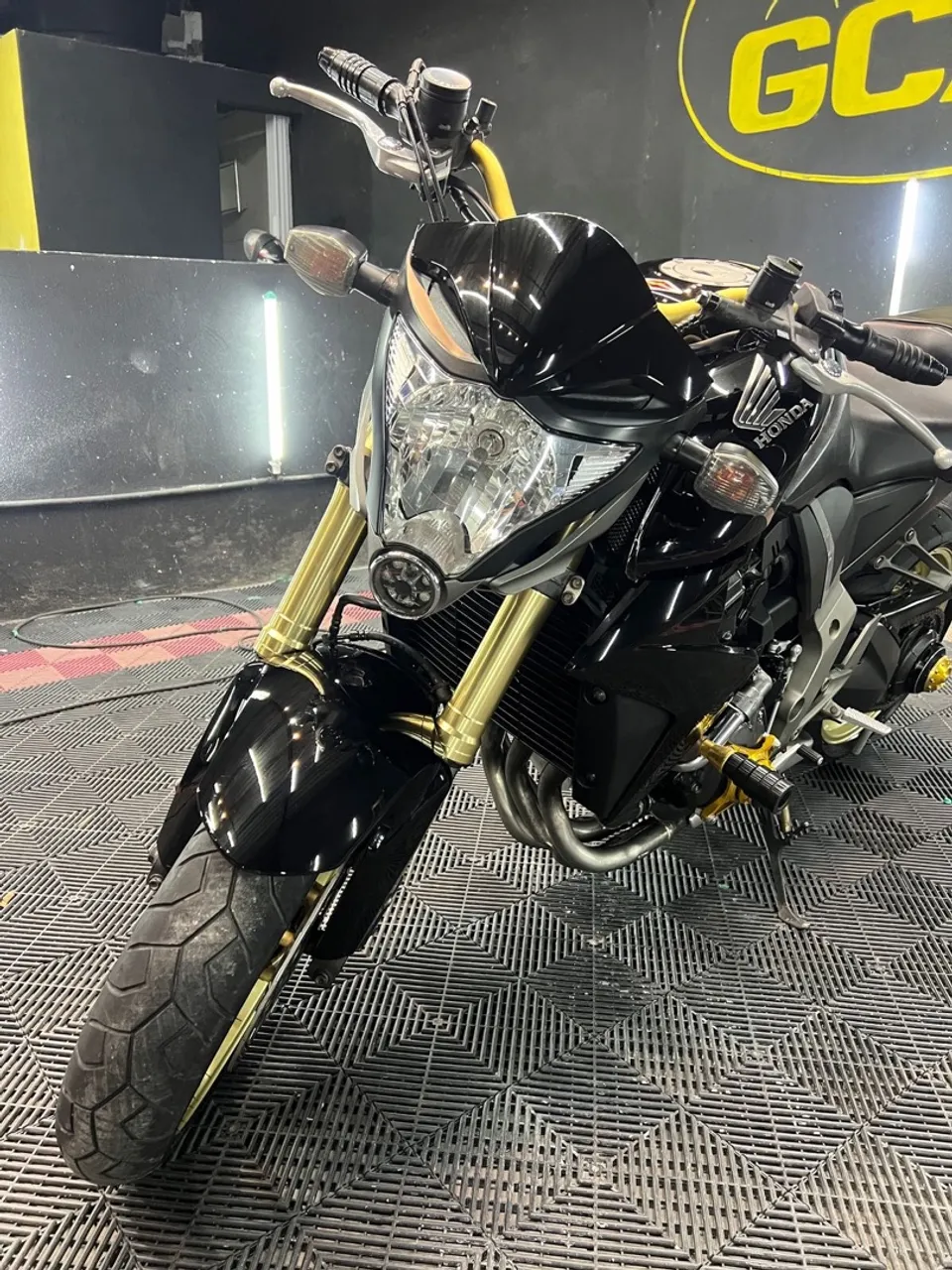 HONDA CB1000R EM ÓTIMO ESTADO DE CONSERVAÇÃO