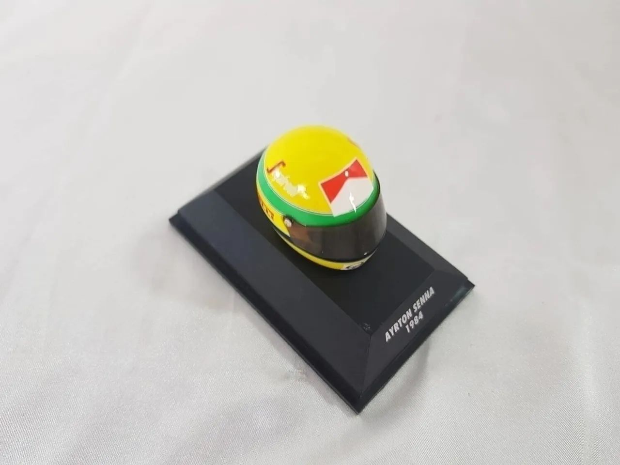 CAPACETE SENNA ´84 - MINICHAMPS 1:8 - Foto 2