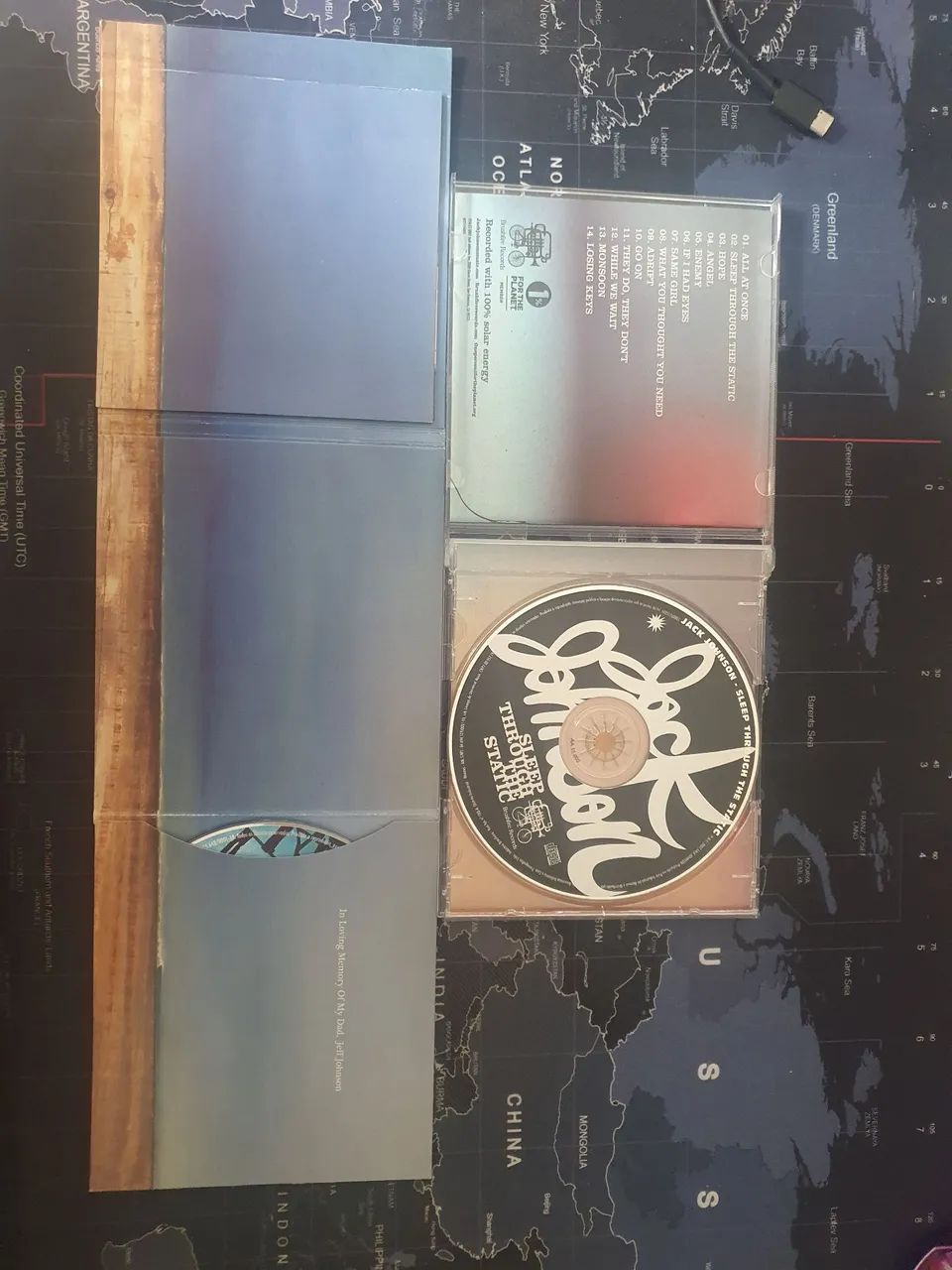 CDs Jack Johnson - Sleep Through The Static e To The Sea - Foto 3