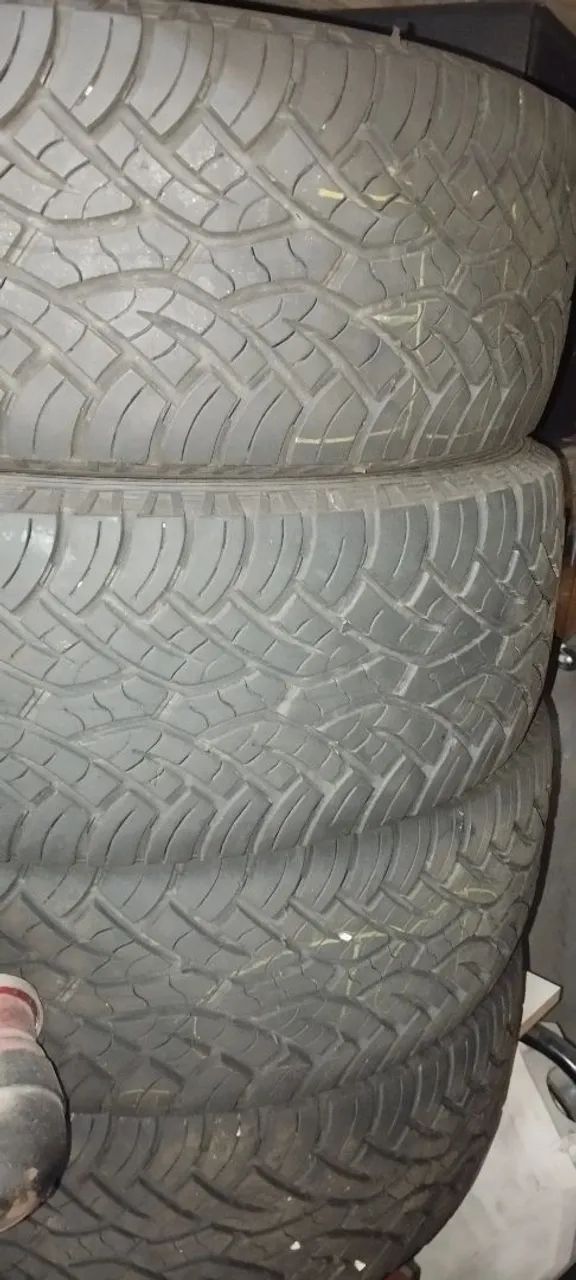 Pneus Continental  Cross Contact 205/60/15 AT 91h M+S