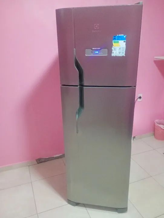 Vendo essa geladeira Electrolux frost free gelo seco