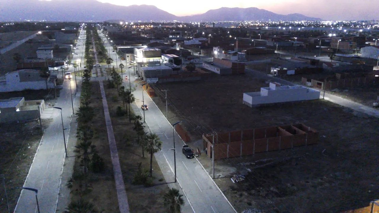 Lotes Mãe rainha por trás dos condominios pétalas e buques - Foto 4