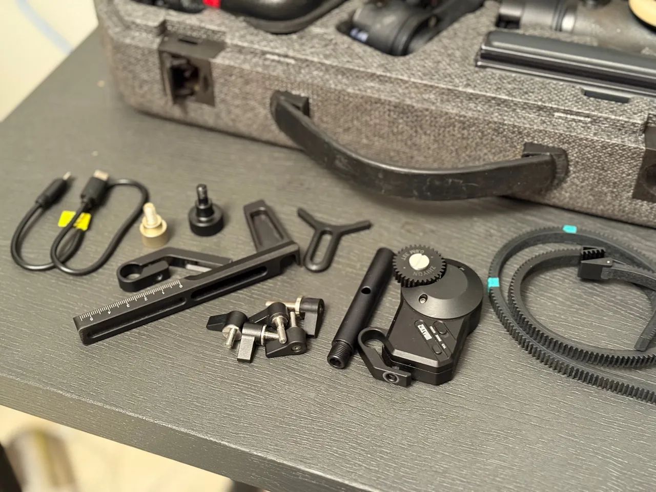 Estabilizador Gimbal Zhiyun Crane 3 + Folow Focus  - Foto 4