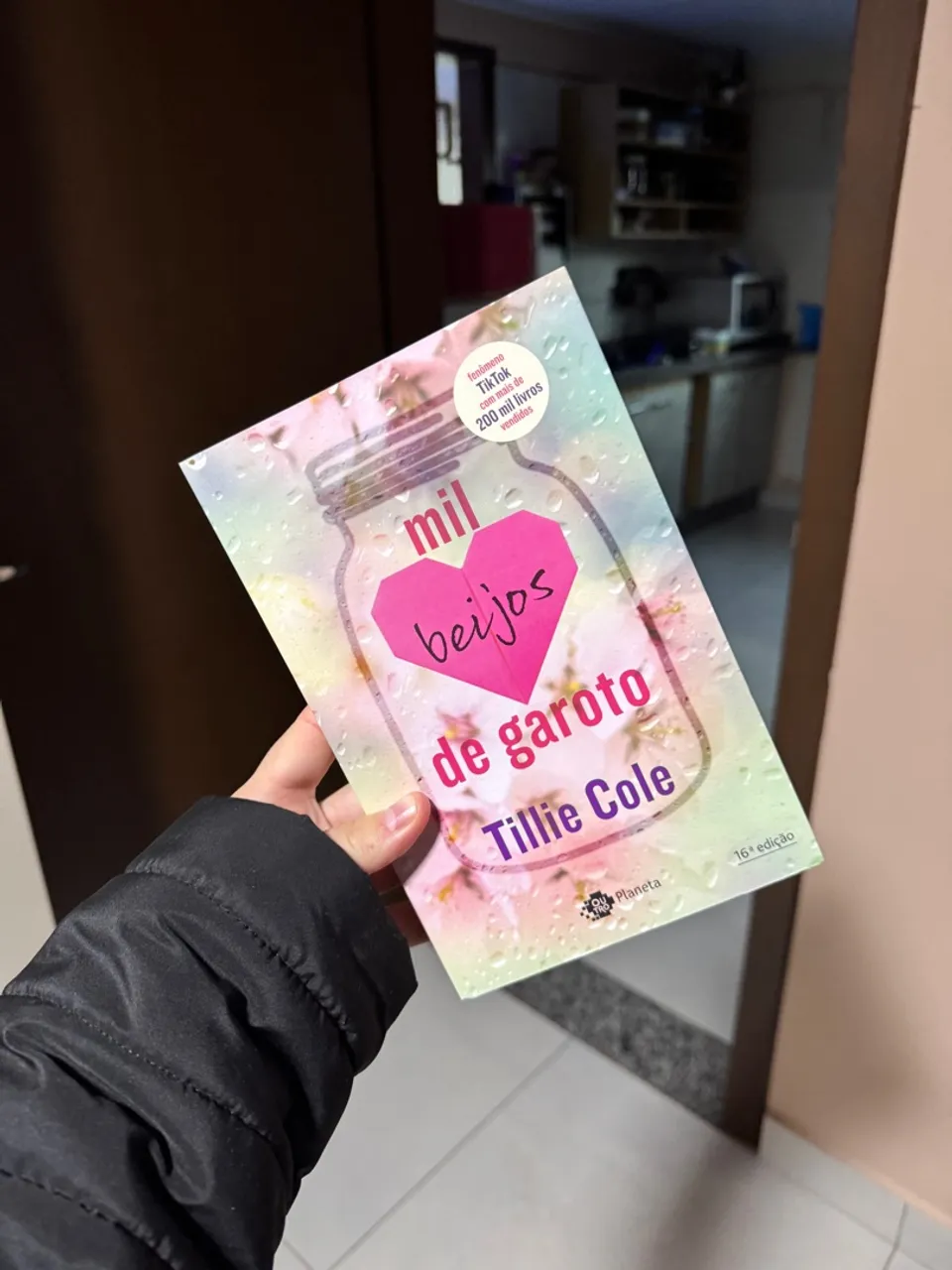 Livro Mil Beijos de Garoto - Tillie Cole