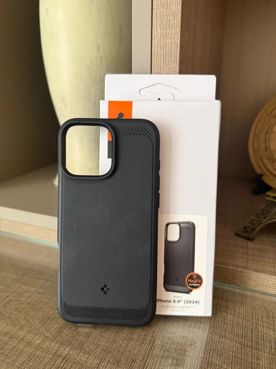 Spigen Rugged Armor Magfit Iphone 16 Pro Max  - Foto 3