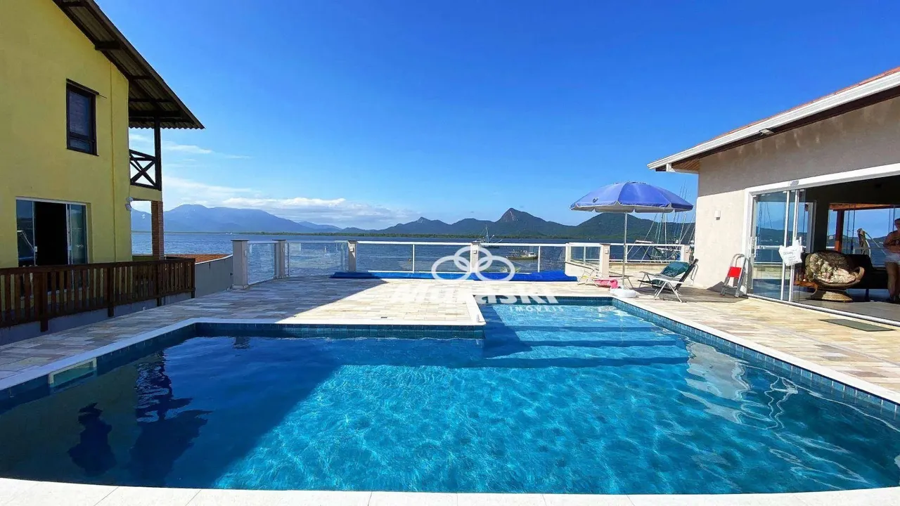 Casa com 6 dormitórios para alugar por diária - Piçarras - Guaratuba/PR