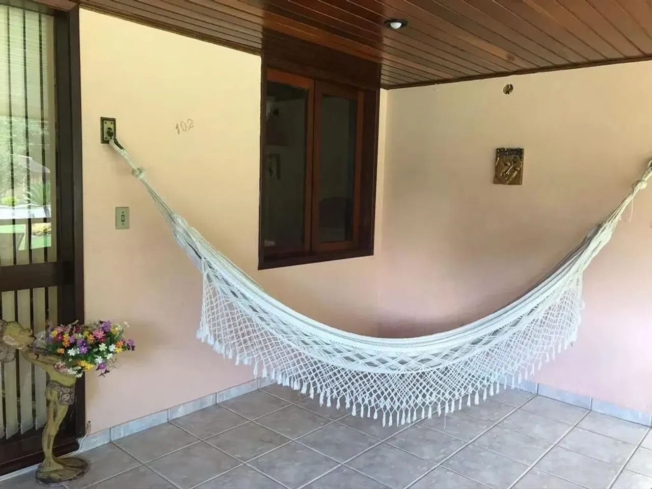 Teresópolis - Green Valley - 2 suites, infra, varandão