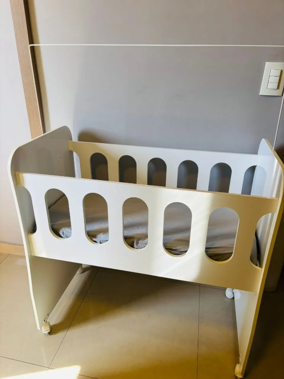 Mini Berço 2x1 que se transforma em trocador