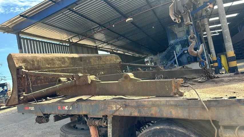 "Lamina de trator de esteira D6 com U 1.150kg 2,90m x 0,85m" - Foto 4