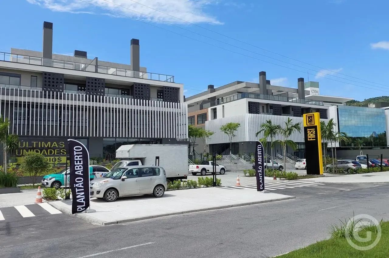 Loja moderna e espaçosa em local estratégico de Florianópolis - Foto 2