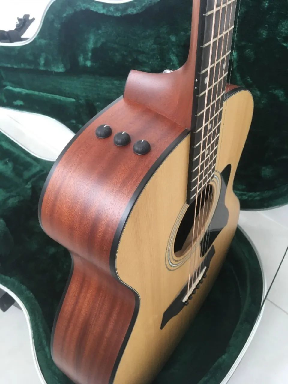 Violão Taylor Grand Auditorium modelo 114e -