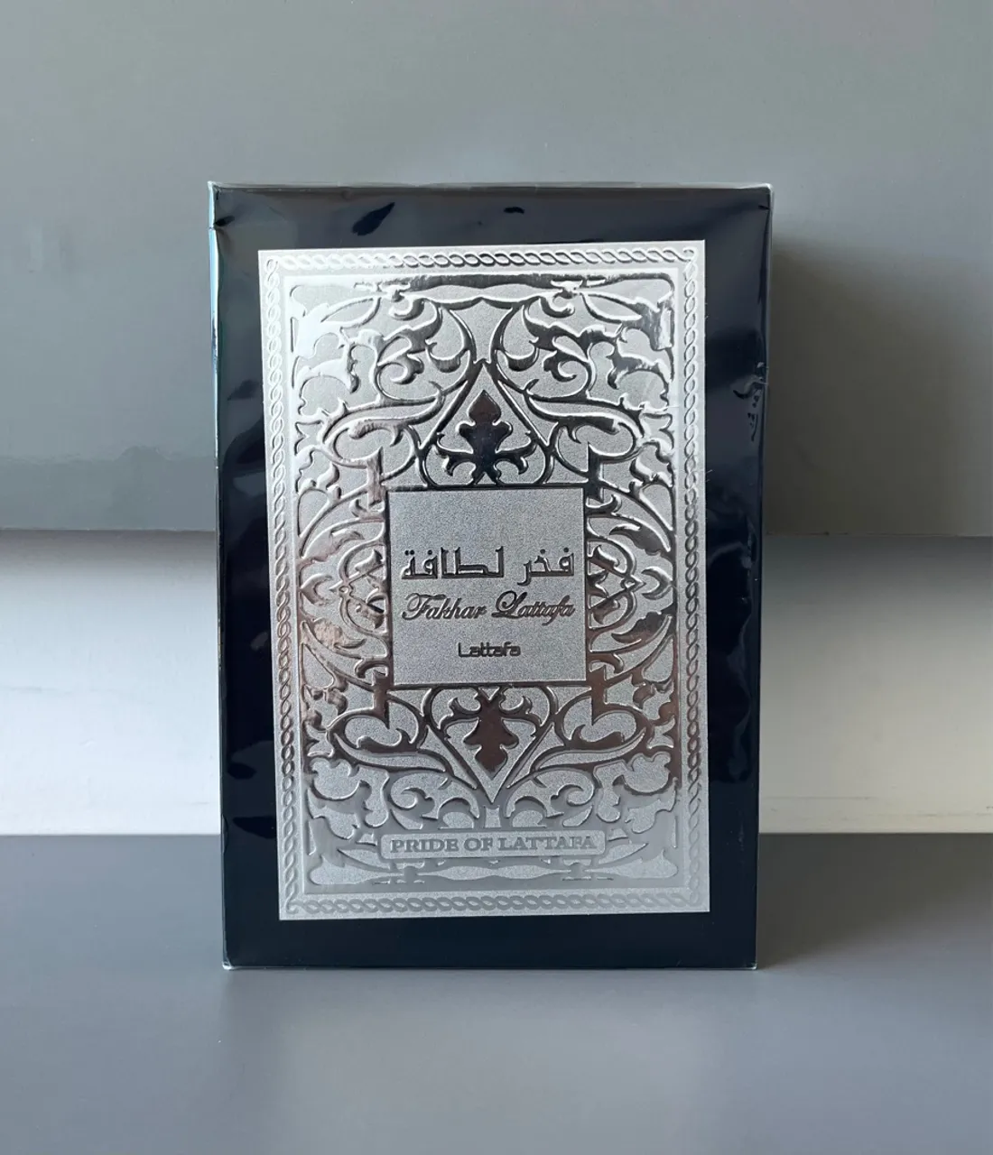 Perfume árabe Fakhar Black
