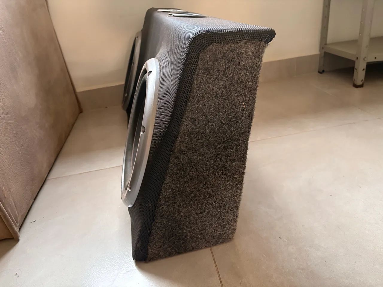 Caixa de som Saveiro Pionner interna! Atrás bancos! Impecável! - Foto 2