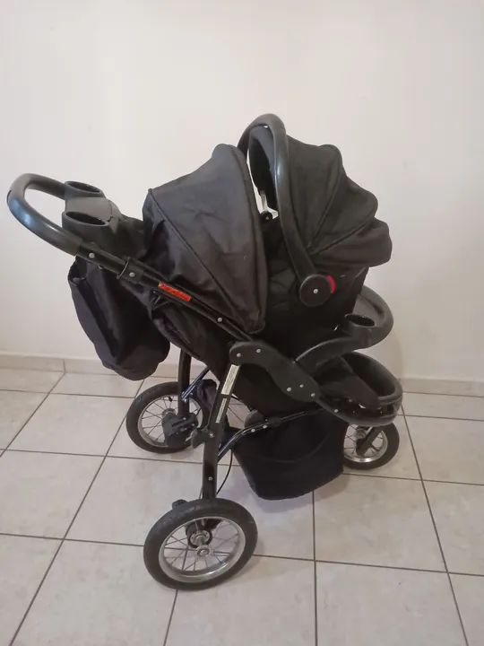 Carrinho de Bebê Preto