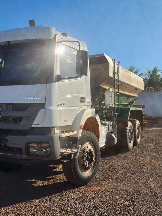 Caminhão MB axor 2831 acoplado stara hercules 24.000