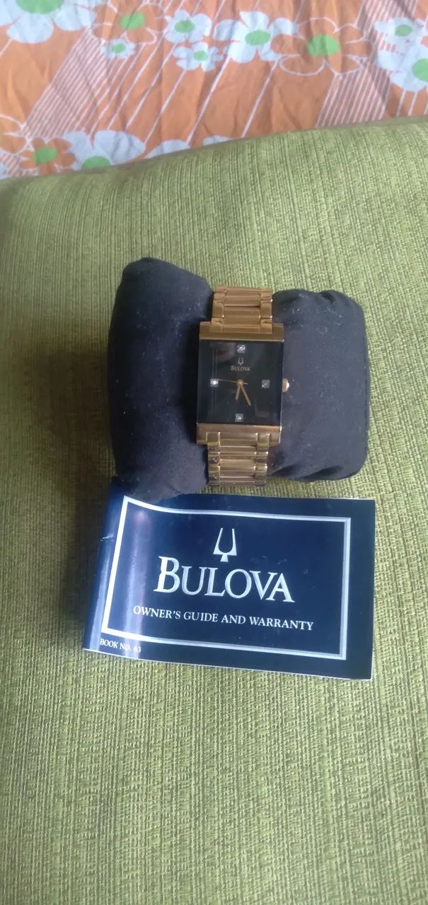 Relógio Bulova Dourado com Diamantes