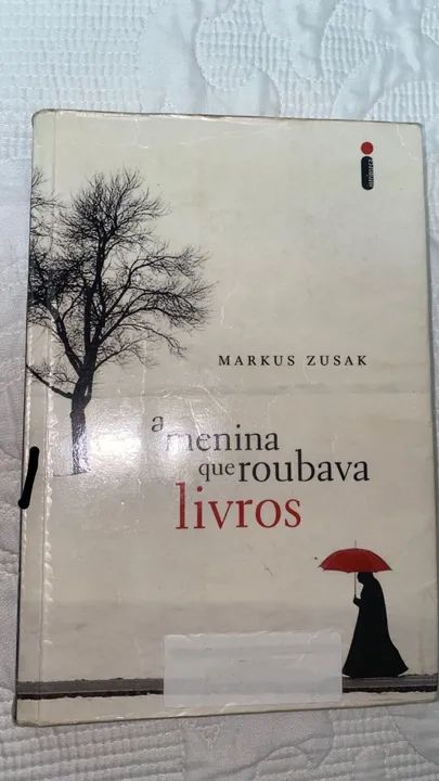 Livro "A menina que roubava livros"