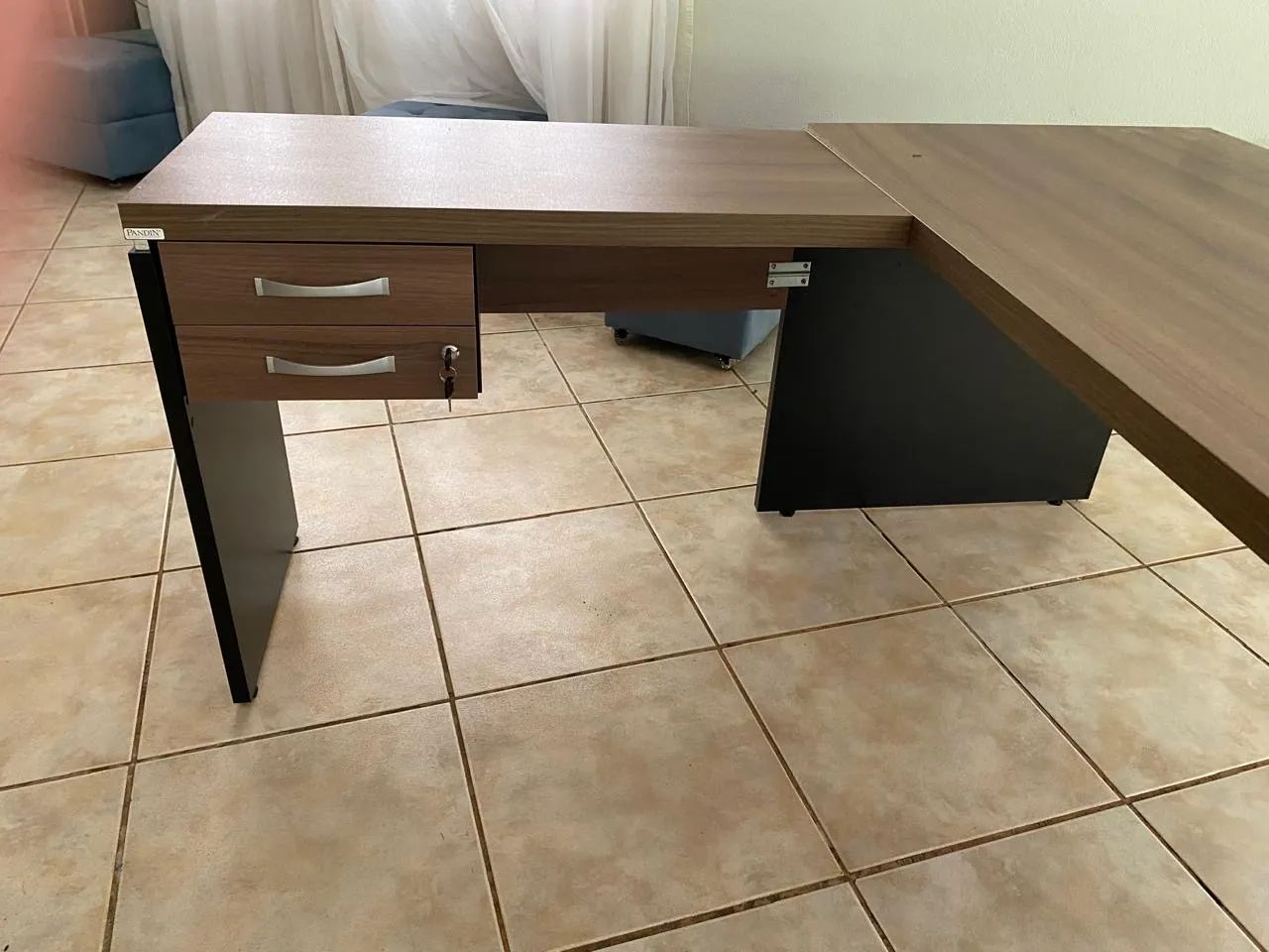 Escrivaninha de Canto em L - Amadeirado - Foto 2