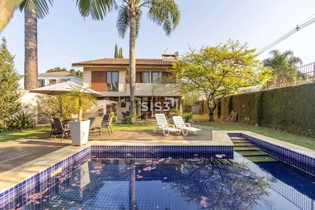 Casa em Condomínio à Venda  415m² Privativos, Piscina e Jardim no Portal do Bariguy | Ecov