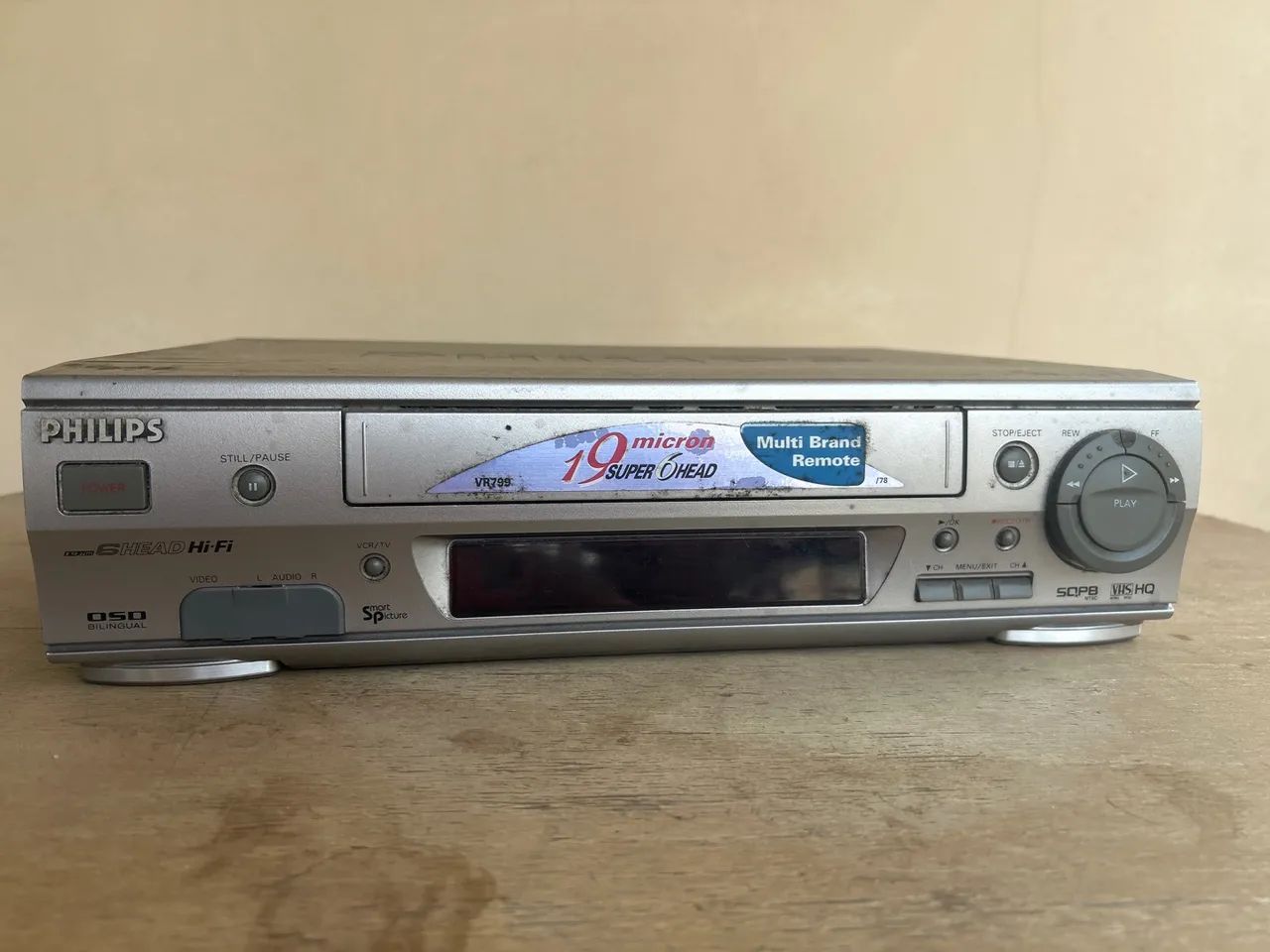 Vendo vídeo cassete  Phillips VR 799 no estado usado - Foto 2