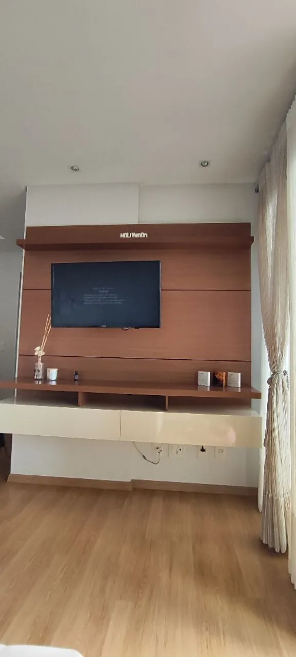 Rack de parede com porta objetos