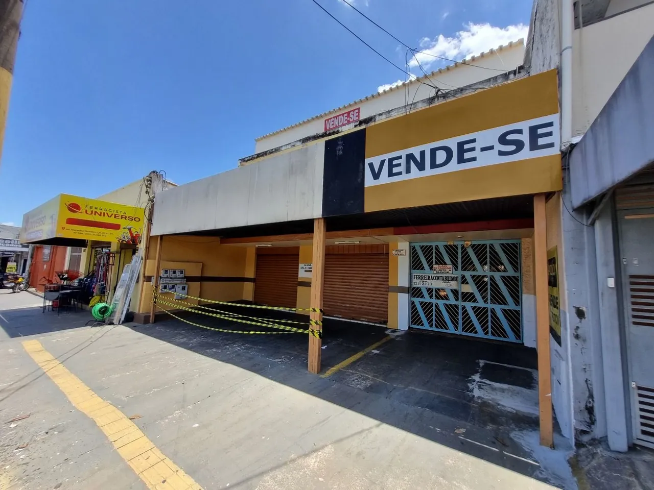 Sobrado comercial com uma loja em baixo 4 salas em cima e uma casa de 2 dormitórios à vend