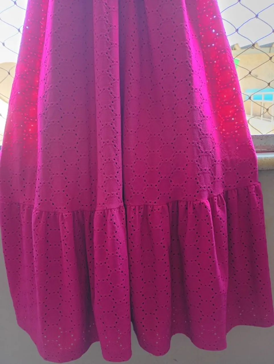  Vestido rosa pink com bordados e alças - Foto 2