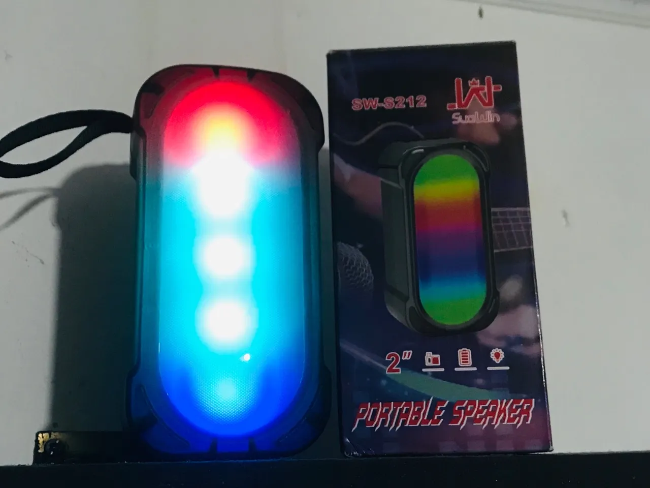 Caixa de Som Portátil SW-S212 com Luzes LED
