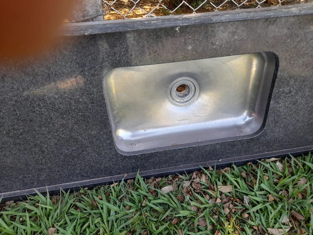 Vende-se pia seminova!!!