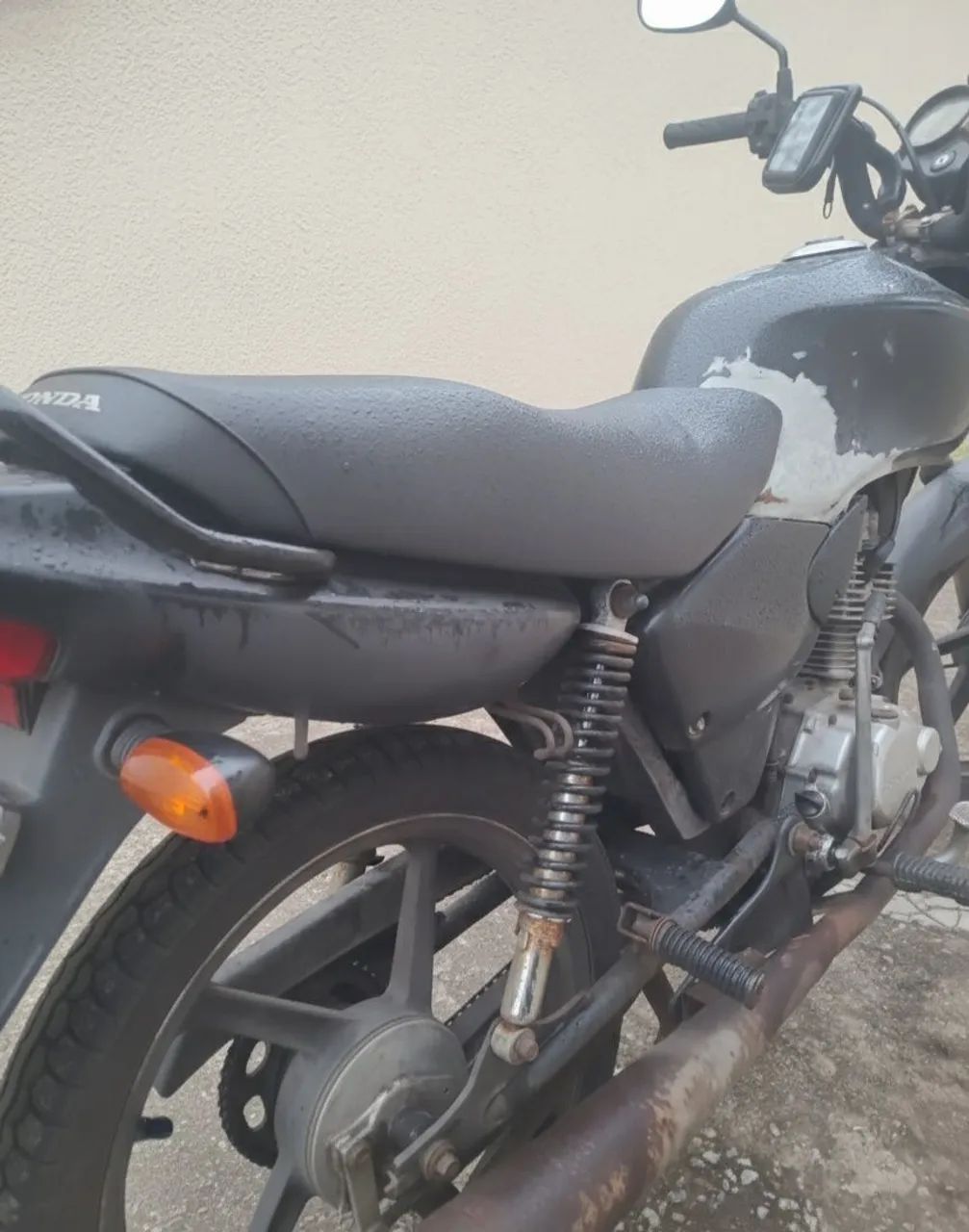 CG TITAN KS 2004 - Foto 2