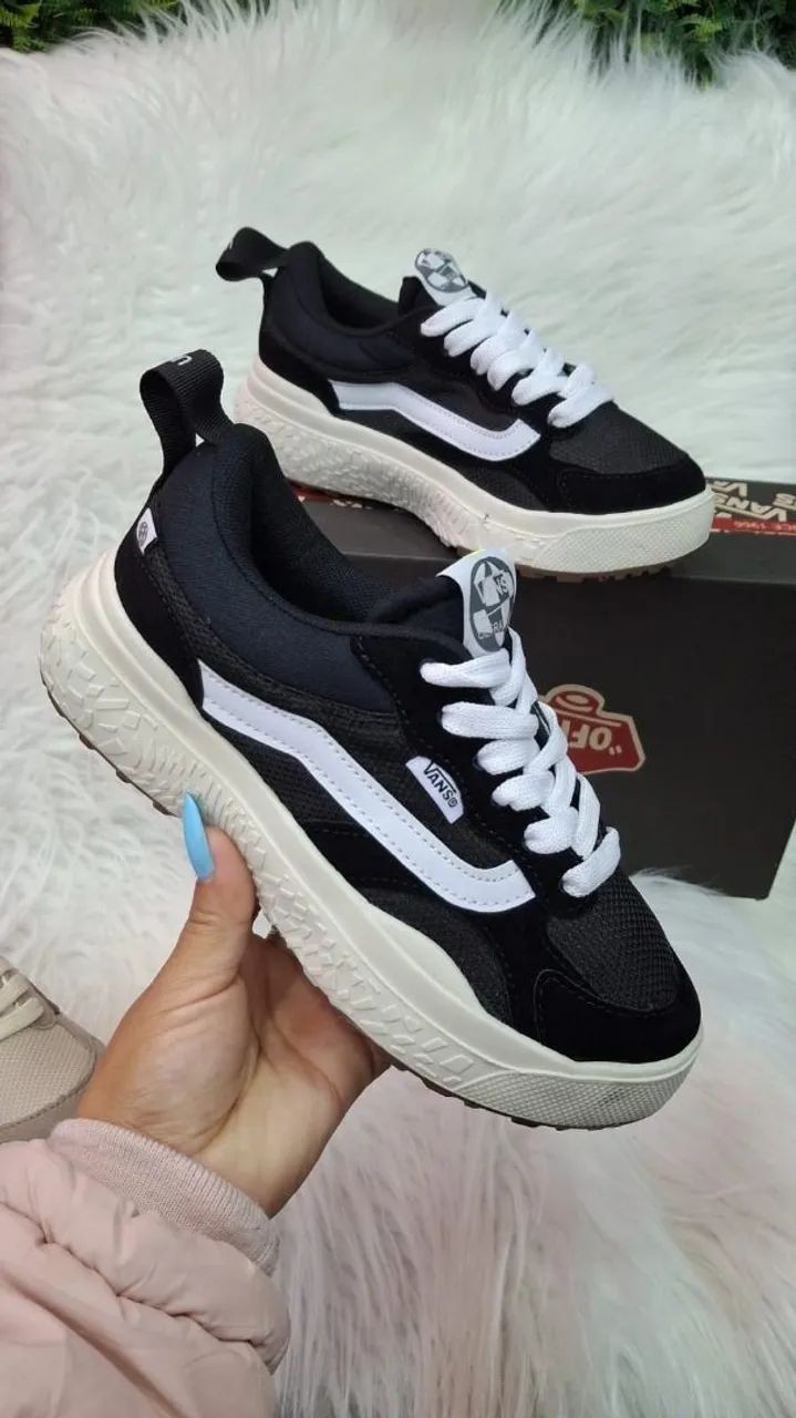 Promoção mês dos namorados Tênis Vans Ultrarange Exo Preto e