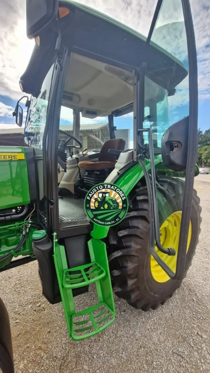 TRATOR AGRÍCOLA MARCA JOHN DEERE 5078E  - Foto 3