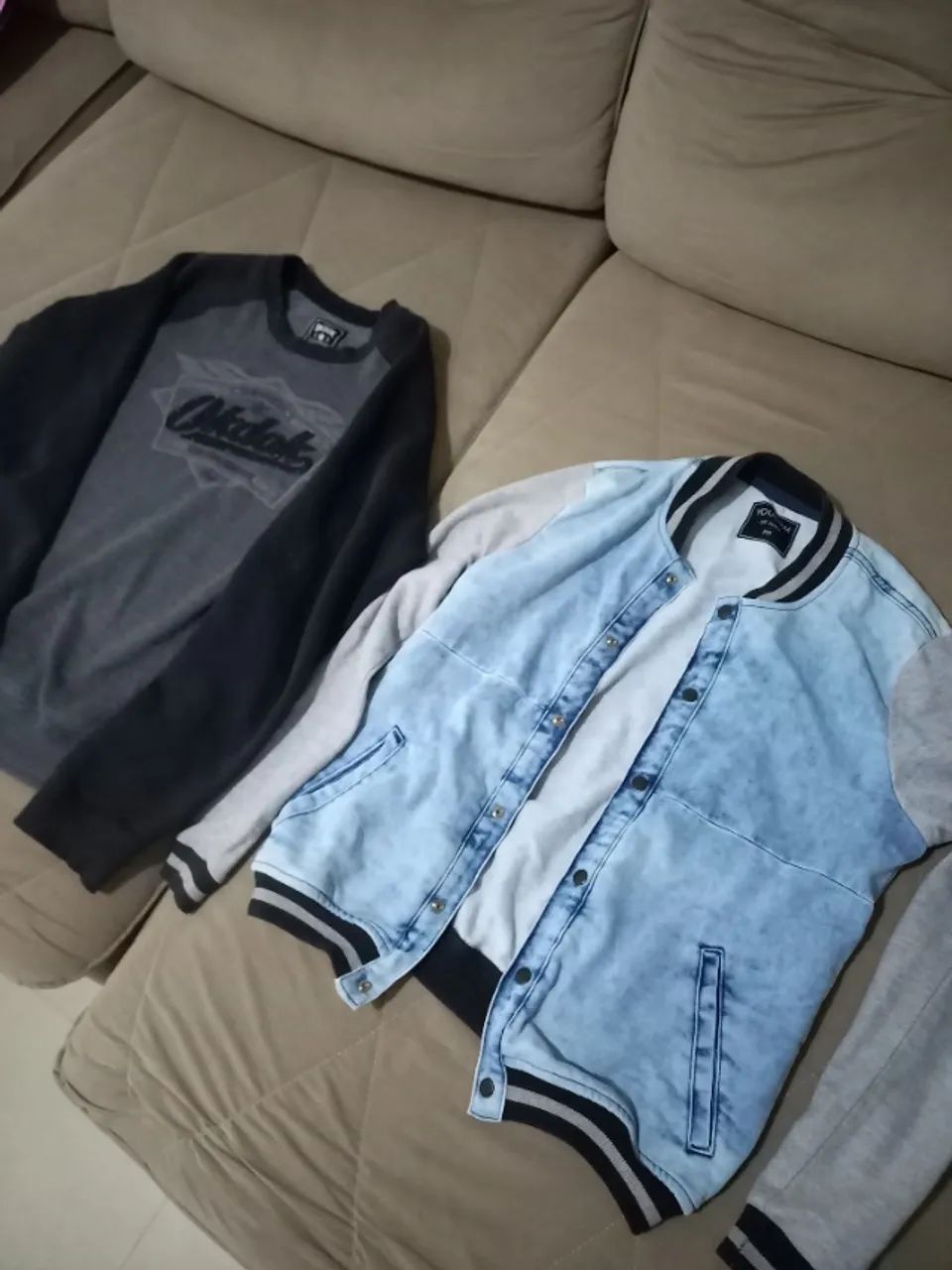 3 Casacos de frio P - Jaqueta jeans azul e preta