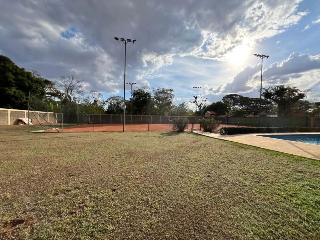Barão Geraldo - Chácaras Belvedere (Guará) Excelente Chácara com 4 suítes, piscina, sauna  - Foto 7