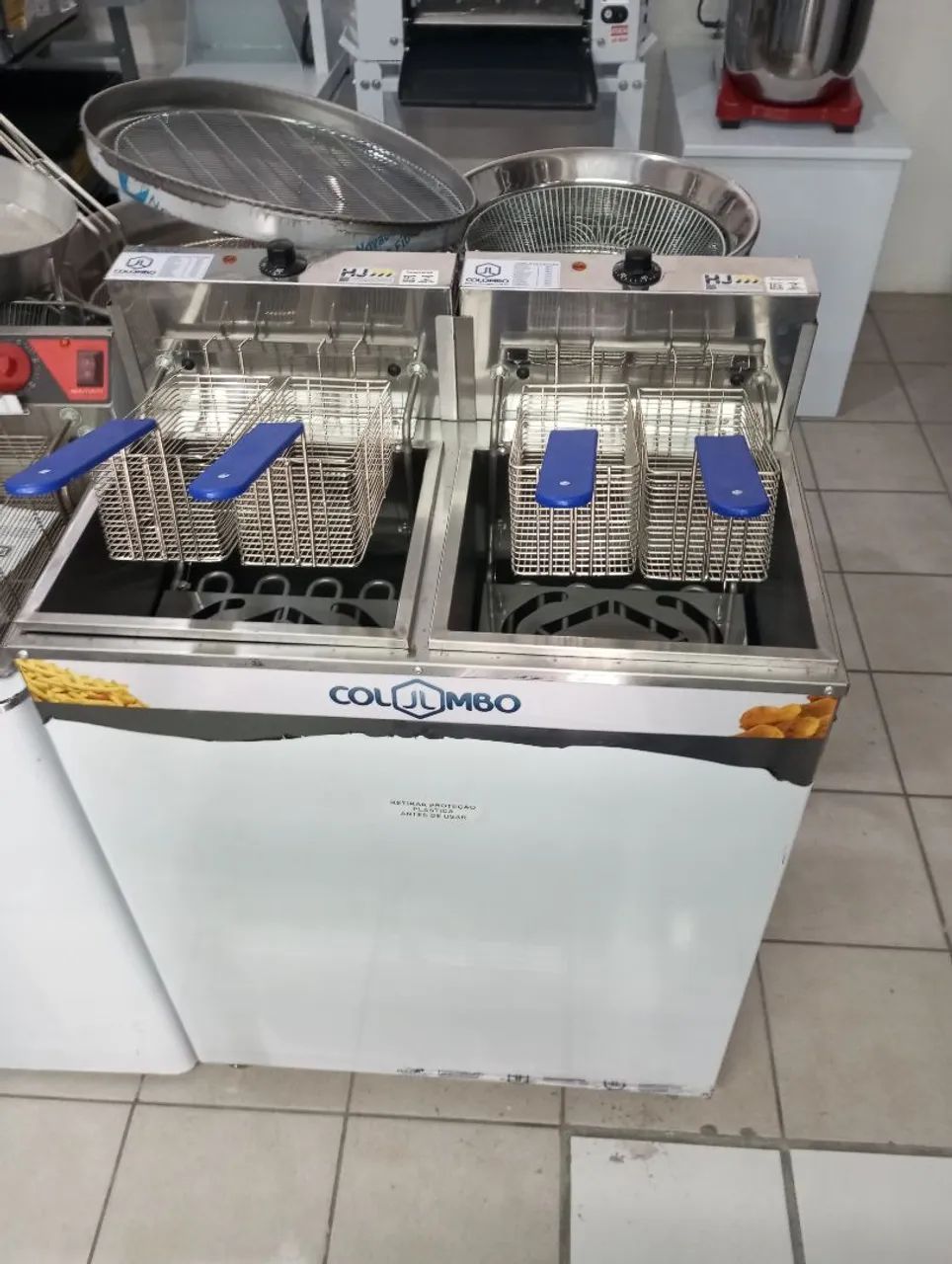 NZ. Fritadeira água e óleo 2 tanques 18 L 5.000w cada