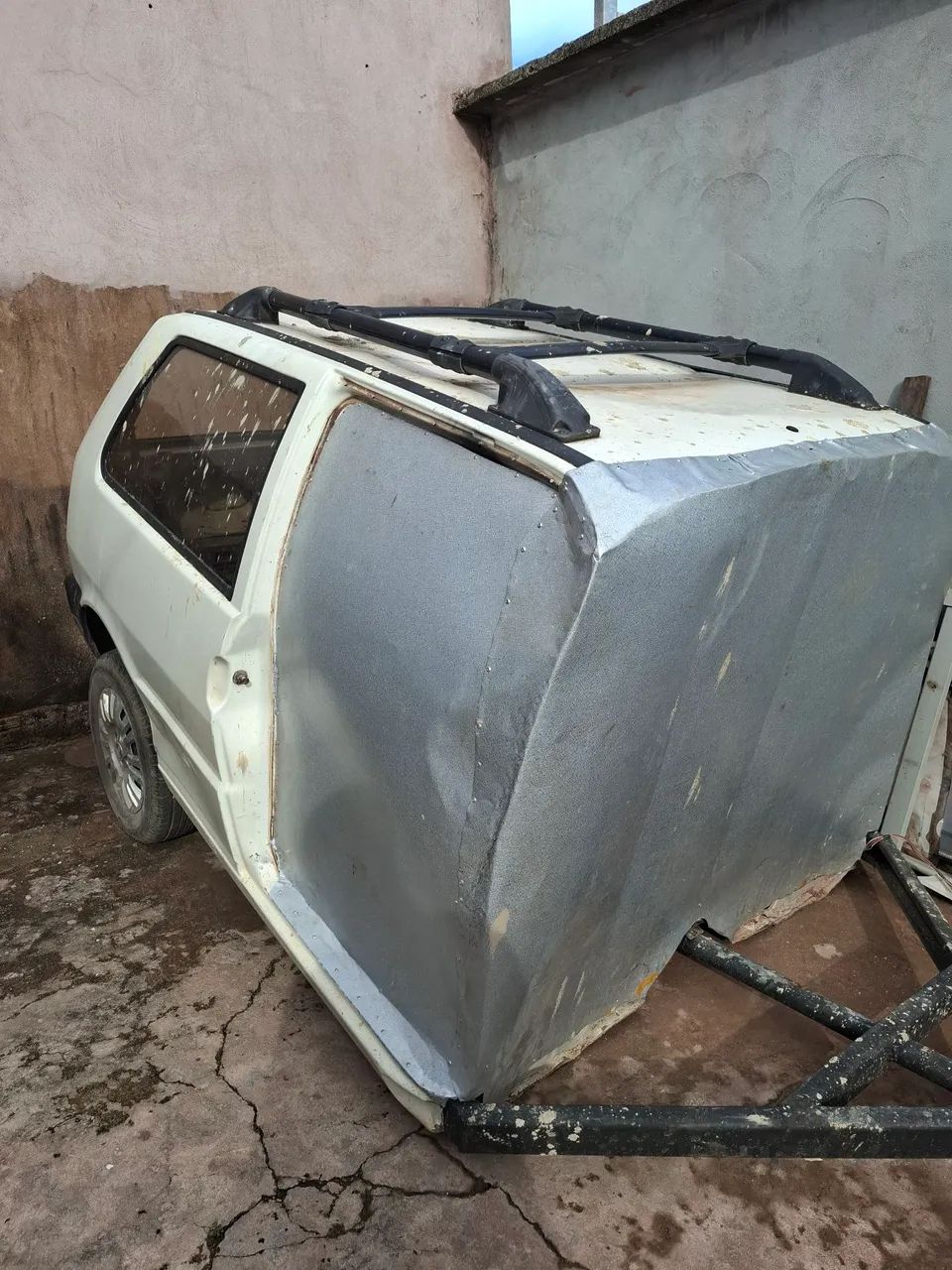 Vendo traseira do uno quadradinho - Foto 3