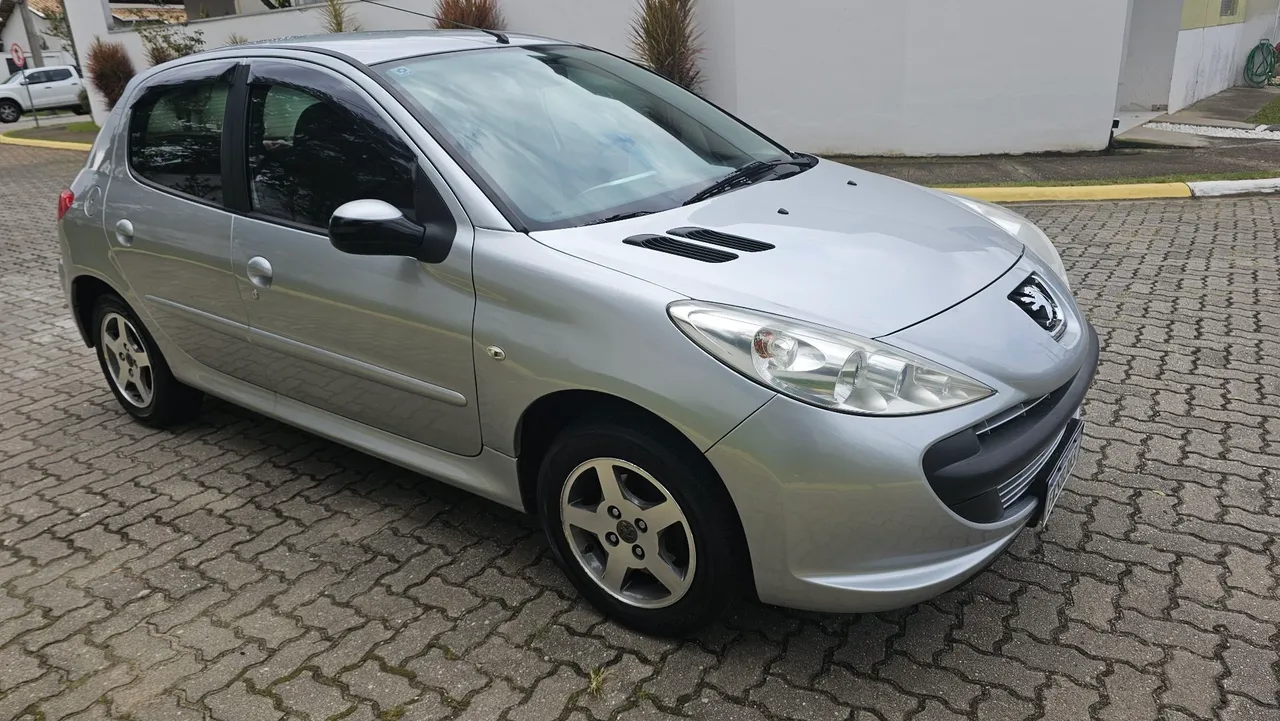 Vendo 207 impecável