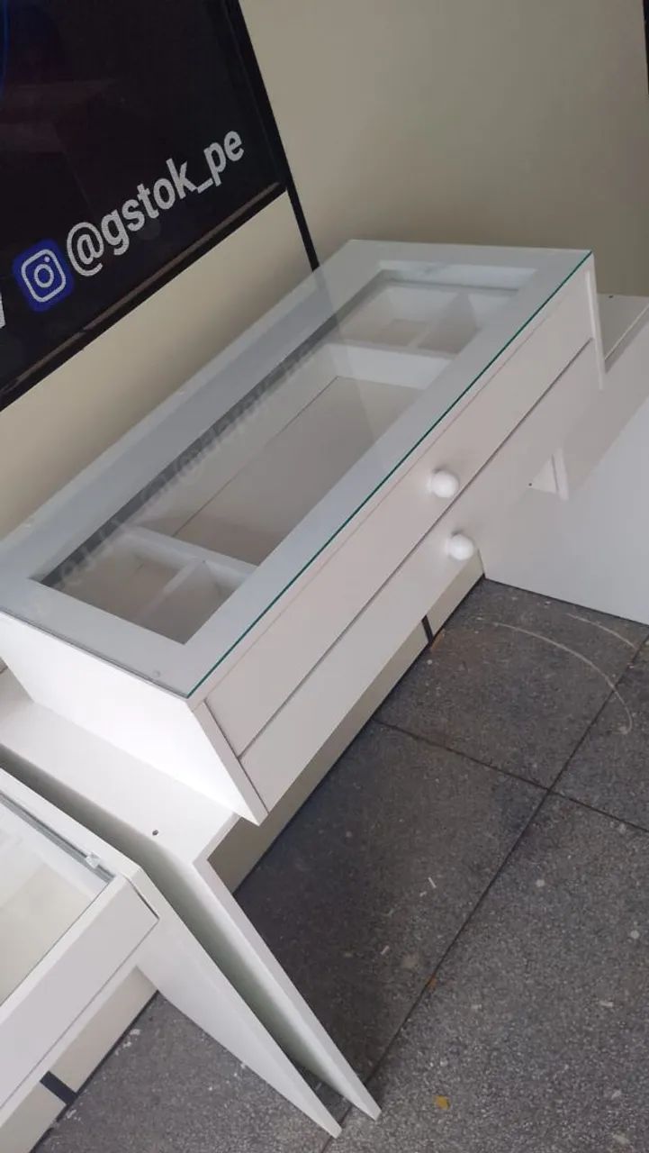 Bancada de Penteadeira suspensa gavetas e tampo de vidro - Foto 2