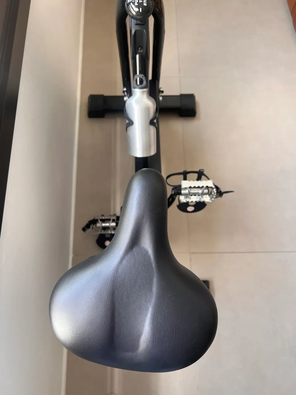 Bike spinning com roda de inércia 13kgs Wct  - Foto 4