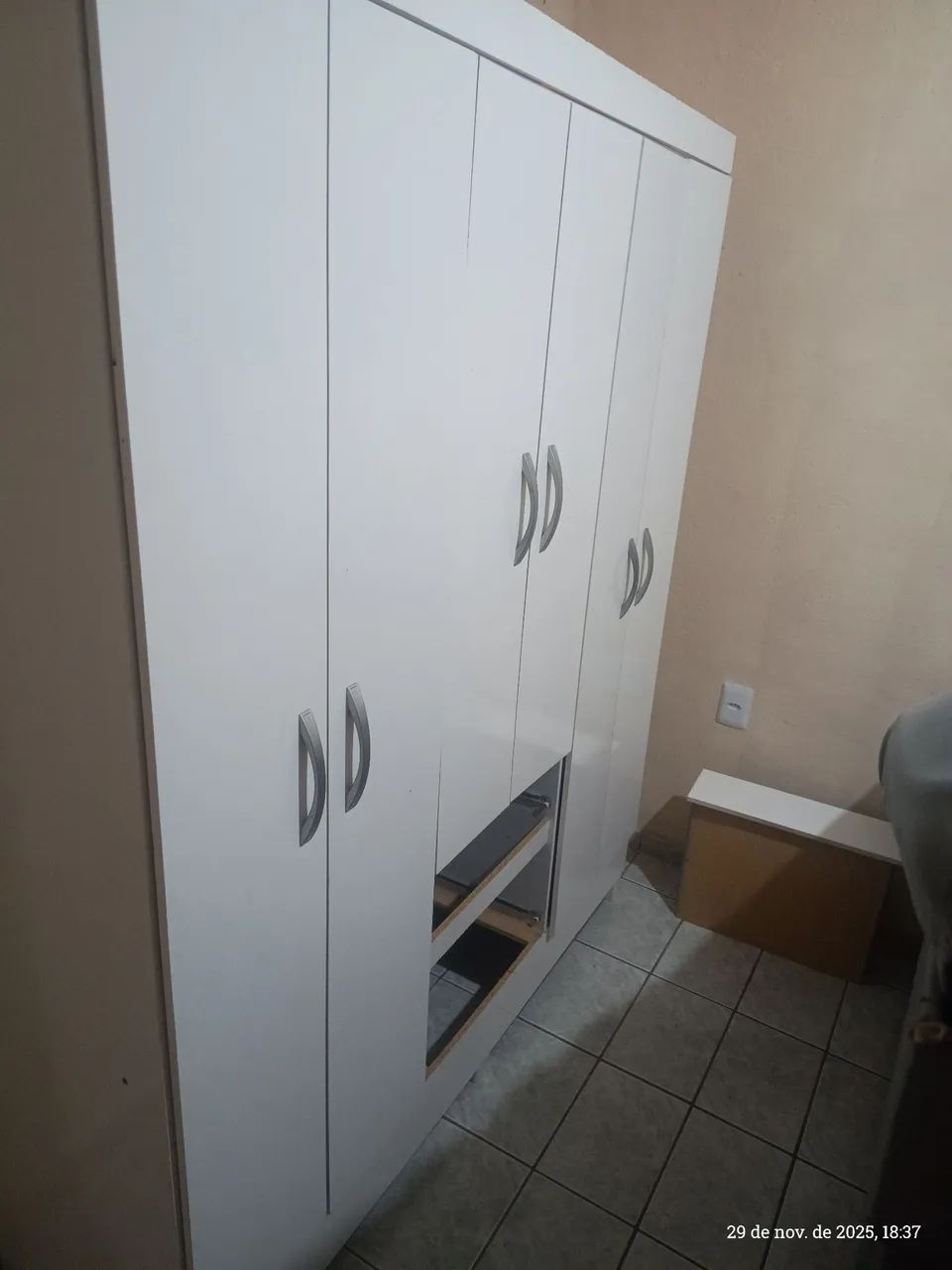 Cama + colchão+ guarda roupa  - Foto 2