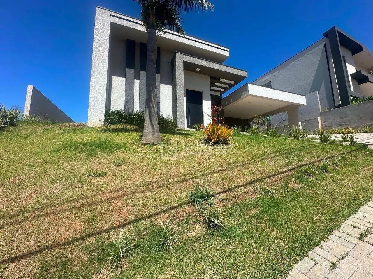 Casa térrea com 3 quartos à venda, 240 m² por R$ 1.700.000 - Condomínio Shambala III - Ati