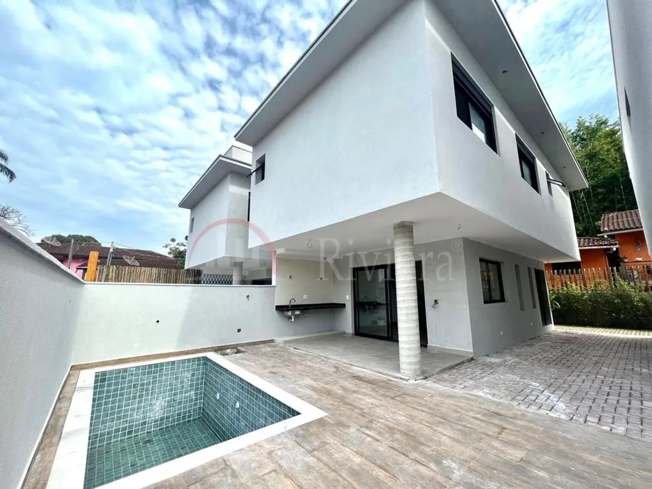 Casa a Venda em Camburi, condominio Fechado a 250 Metros da Praia