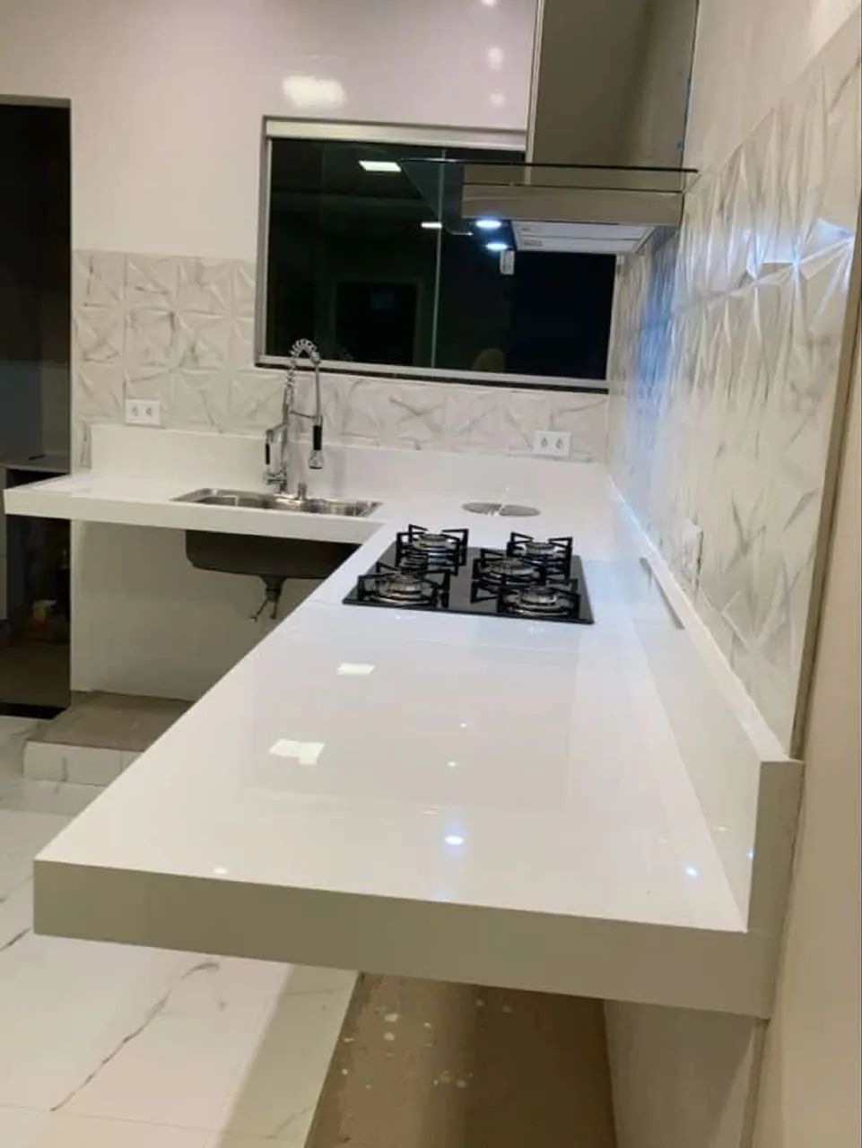 Bancada esculpido em porcelanato - Foto 3