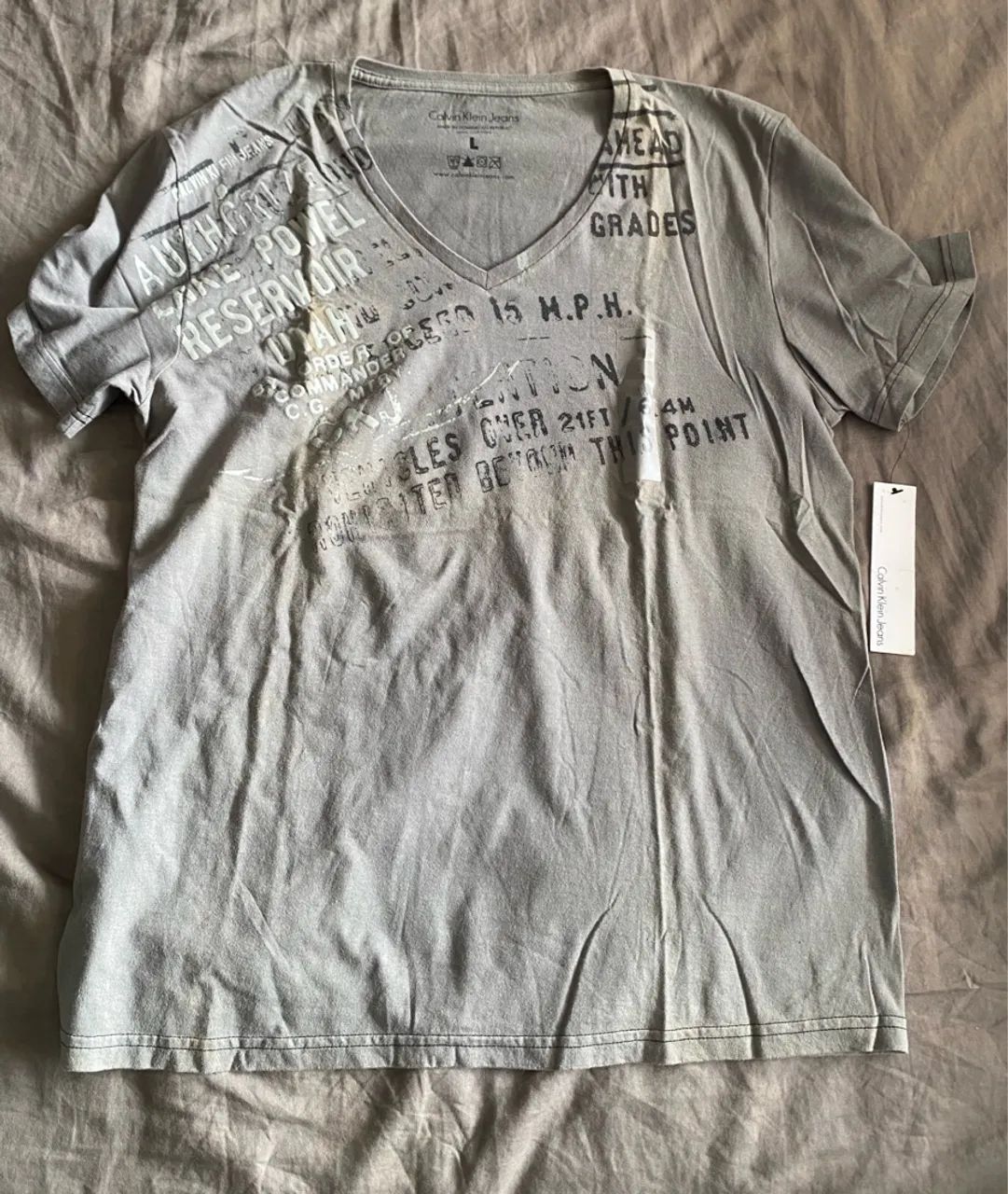 NOVO! COM ETIQUETA! Camiseta Calvin Klein Cinza